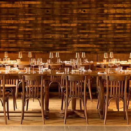 The Harcourt Arms Hotell Stanton Harcourt Exteriör bild Interior of the restaurant