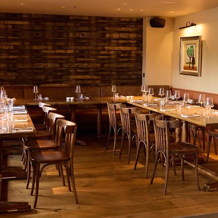 The Harcourt Arms Hotell Stanton Harcourt Exteriör bild Interior of the restaurant