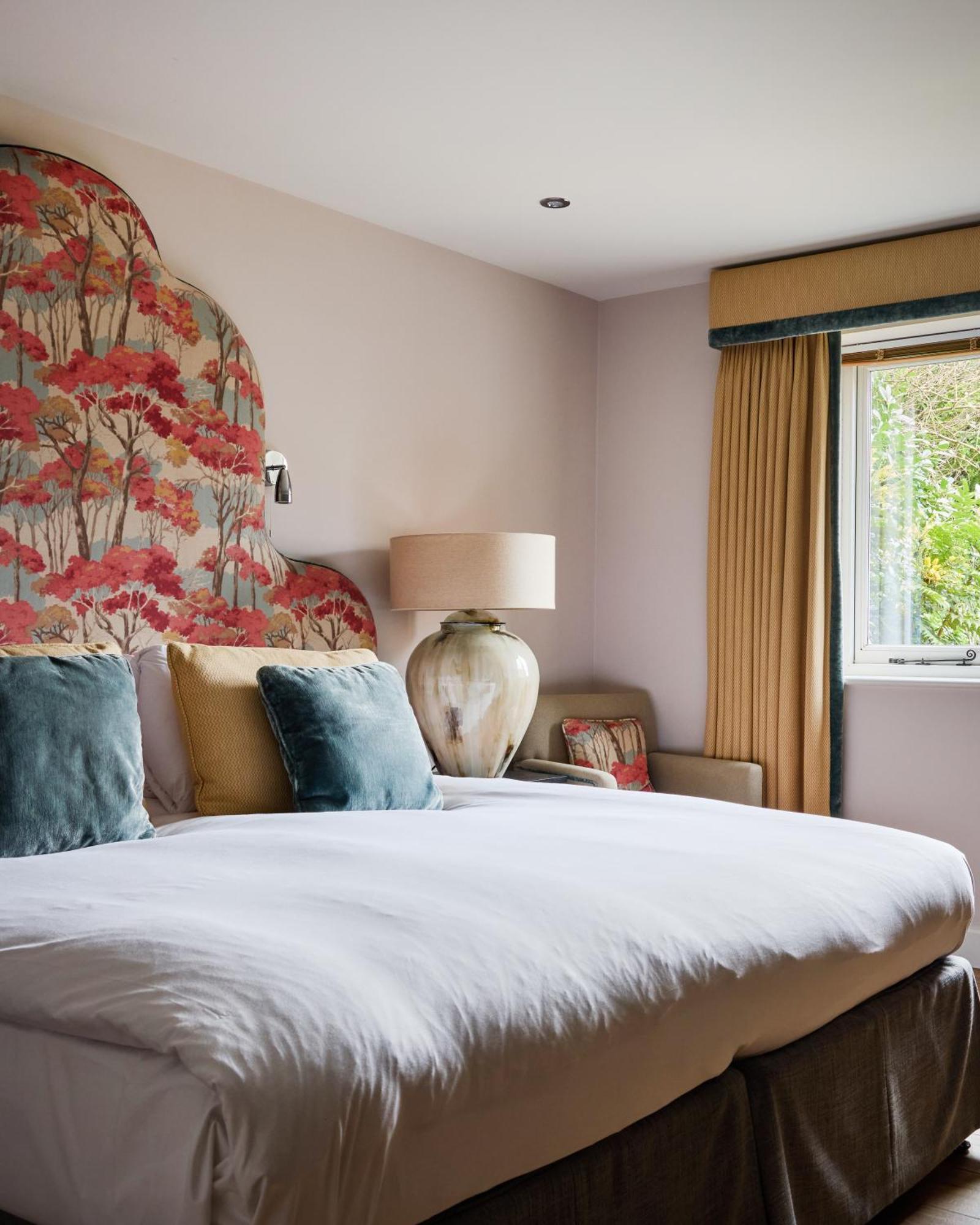 The Harcourt Arms Hotell Stanton Harcourt Rum bild A bedroom at The Old parsonage